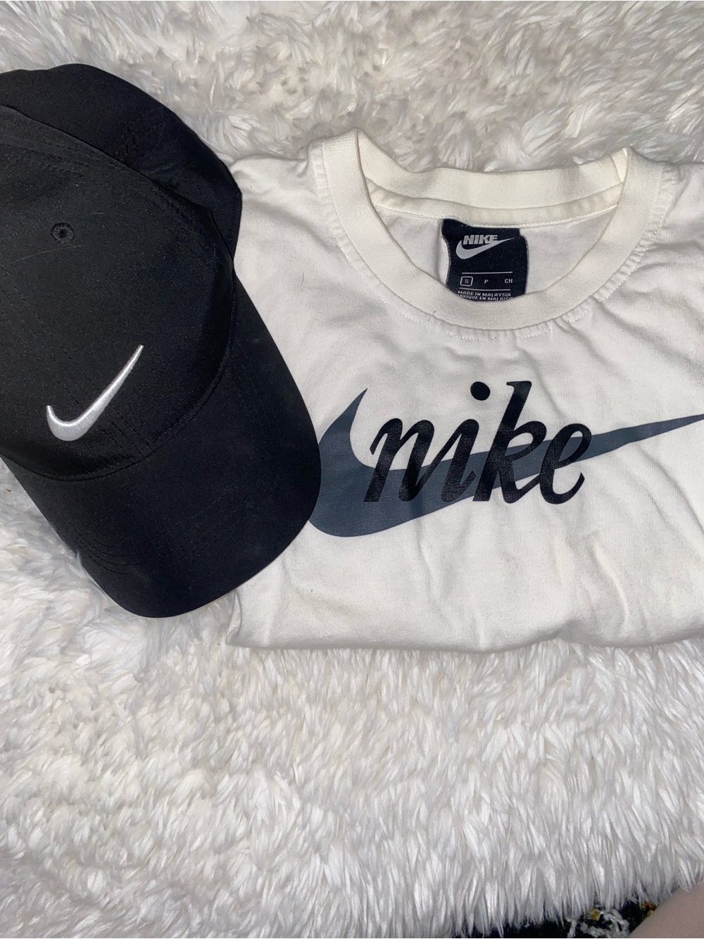 Nike nylon Black Baseball Cap & Nike crop tee bundle